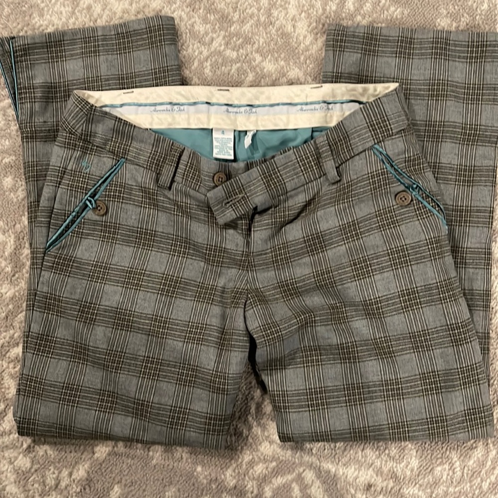 Women’s Abercrombie and Fitch plaid pants , size 4
